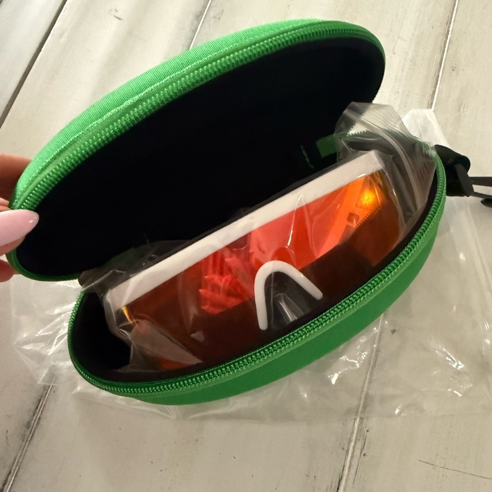 🎀PICK 5/$25🎀 Tipsy Elves White Miami Ice Sport Style Reflective Sunglasses - Picture 4 of 8